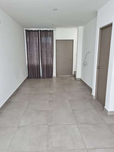 ALQUILER EN CONDOMINIO VISTAS SANTA ANA. 2 nvls 2 hbts 1,5 bns. - Imagen 12