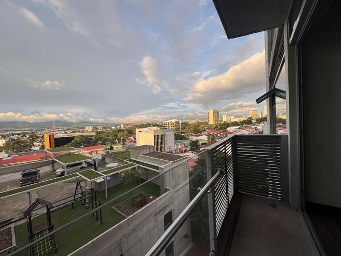 OPORTUNIDAD DE INVERSIÓN! APARTAMENTO EN VENTA CON BALCÓN Y VISTA A LAS MONTAÑAS 
