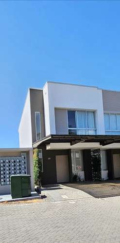 Casa de 2 habitaciones en alquiler en Vistas de Santa Ana, cerca de Fresh Market Río Oro - Imagen 2