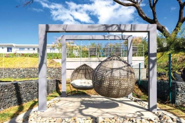 ALQUILER DE CASA AMUEBLADA O SIN AMUEBLAR EN CONDOMINIO AKARI , CIRUELAS ALAJUELA