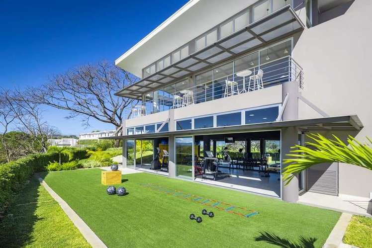 ALQUILER DE CASA AMUEBLADA O SIN AMUEBLAR EN CONDOMINIO AKARI , CIRUELAS ALAJUELA