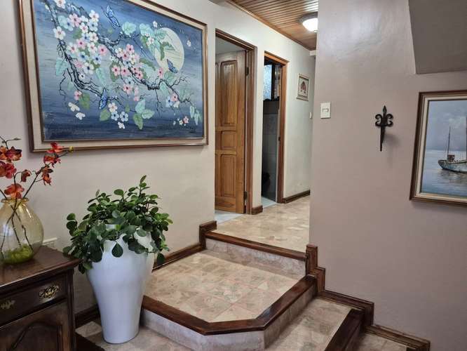 Casa Independiente dos plantas con amplio jardín en Sabanilla - Imagen 8