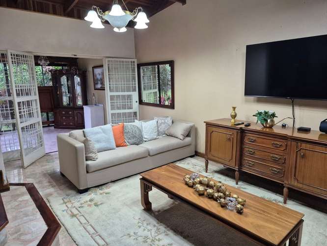 Casa Independiente dos plantas con amplio jardín en Sabanilla - Imagen 3