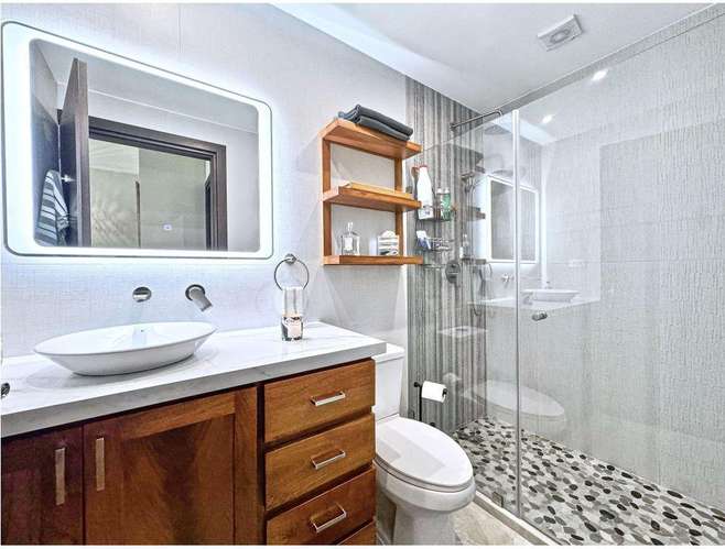 Beautiful Furnished Condo in River Park Green Views - Imagen 12