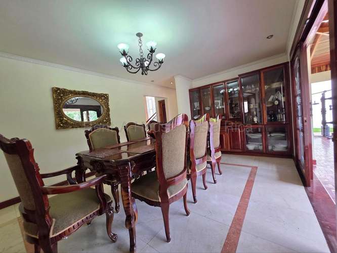 Casa de 4 dormitorios en San José provincia con garaje doble y jardín - Imagen 14