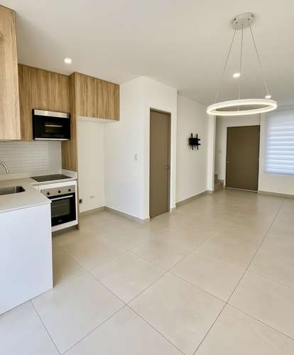 ALQUILER DE CASA EN CONDOMINIO EN RIO ORO DE SANTA ANA 2 HABITACIONES  - Imagen 2