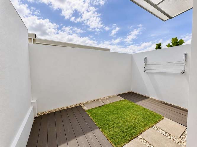 ALQUILER DE CASA EN CONDOMINIO EN RIO ORO DE SANTA ANA 2 HABITACIONES  - Imagen 14