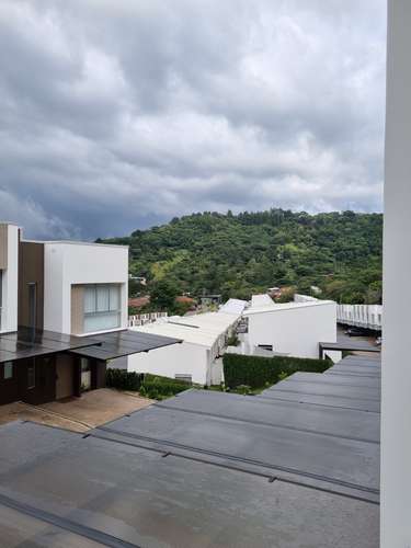 Casa esquinera de 2 niveles en Río Oro: moderna, con 2 habitaciones, terraza y amenidades, cerca de Fresh Market - Imagen 7