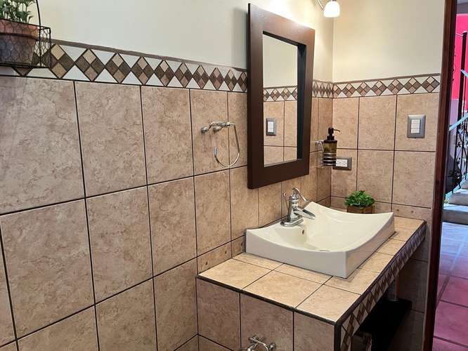 SE VENDE CASA EN RESIDENCIAL LOMAS DEL ZURQUI , SAN ISIDRO DE HEREDIA 