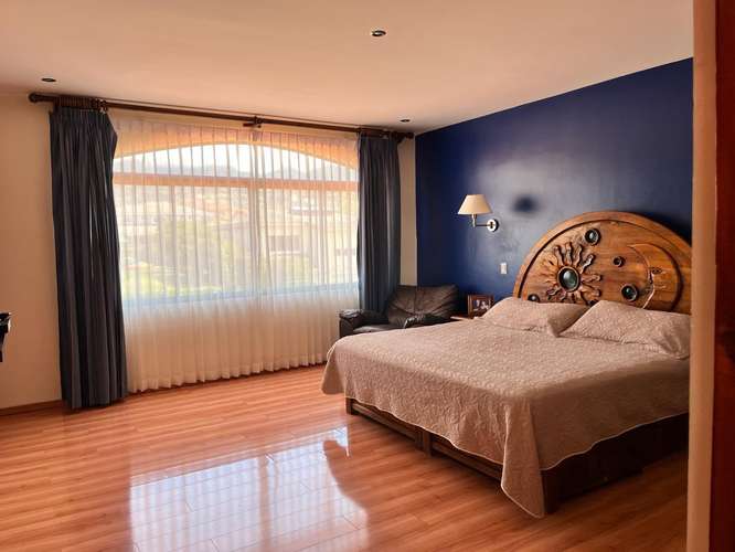 SE VENDE CASA EN RESIDENCIAL LOMAS DEL ZURQUI , SAN ISIDRO DE HEREDIA 