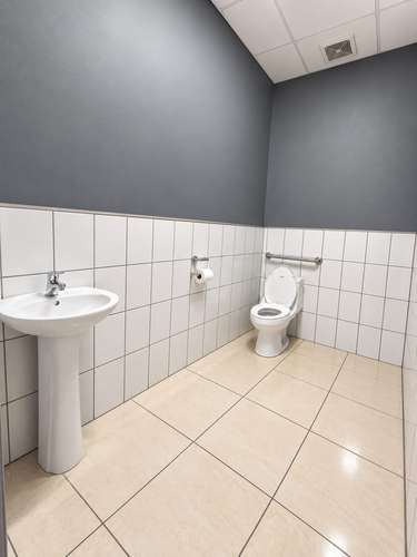  LOCAL COMERCIAL EN ALQUILER CERCA DE AVENIDA 10 | 1.000.000 MENSUALES - Imagen 5