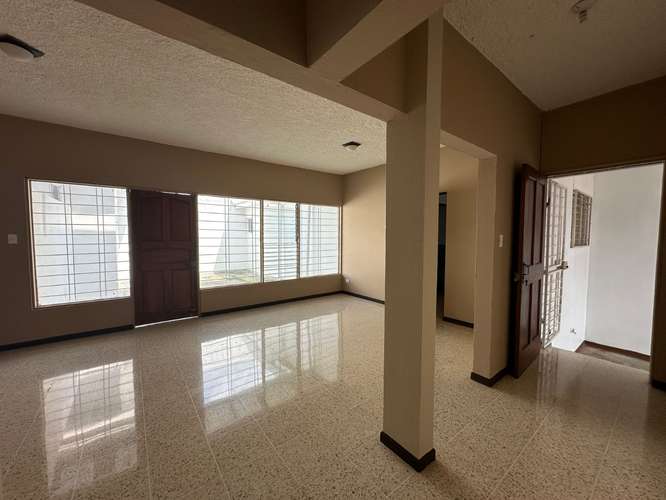 Se alquila Apt en La Guaria de Moravia | 2 hab | Seguridad 24-7 - Imagen 2