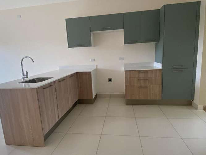 Apartamento tipo casa de 3 habitaciones en Guácima, Alajuela, con piscina y vista a las montañas - Imagen 4