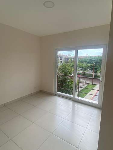 Apartamento tipo casa de 3 habitaciones en Guácima, Alajuela, con piscina y vista a las montañas - Imagen 9