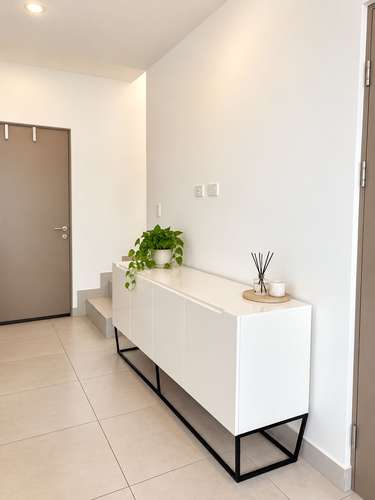 CASA ESQUINERA EN ALQUILER RÍO ORO SANTA ANA | 2 HAB 2.5 BAÑOS 2 PARQUEOS PATIO - Imagen 3