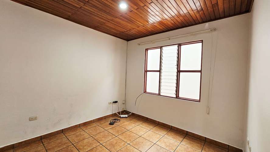 Se Alquila Casa Independiente en San Pedro (Vargas Araya) -13 - Imagen 15