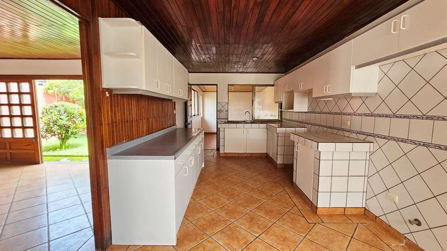 Se Alquila Casa Independiente en San Pedro (Vargas Araya) -13 - Imagen 16