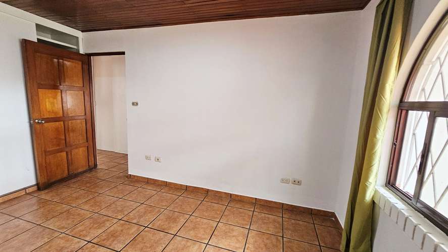 Se Alquila Casa Independiente en San Pedro (Vargas Araya) -13 - Imagen 13