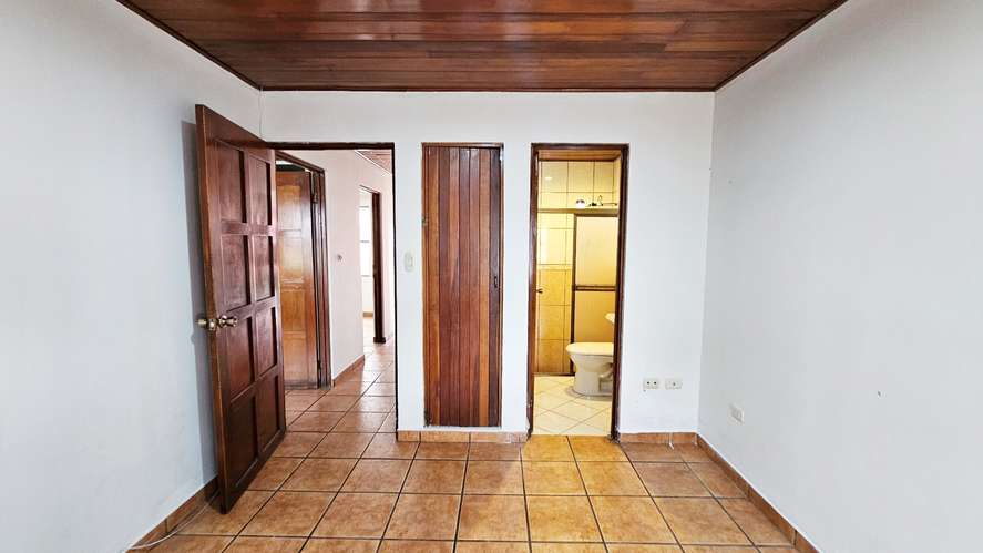 Se Alquila Casa Independiente en San Pedro (Vargas Araya) -13 - Imagen 14