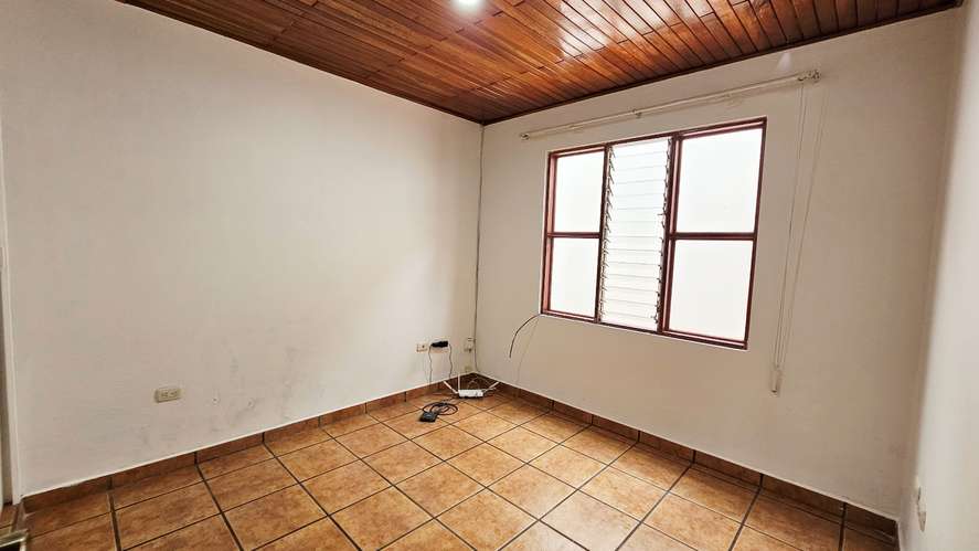 Se Alquila Casa Independiente en San Pedro (Vargas Araya) -13 - Imagen 7