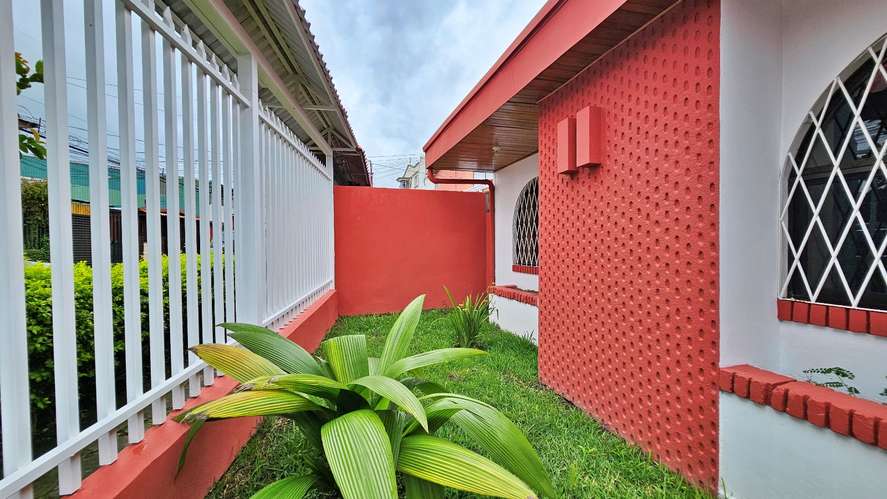 Se Alquila Casa Independiente en San Pedro (Vargas Araya) -13 - Imagen 18