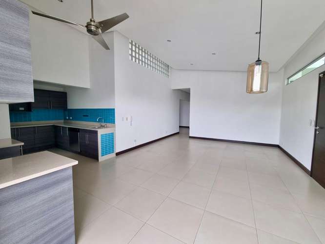 Venta de Apartamento en Santa Ana - 2 habitaciones - Mezanine - Terraza - Fácil acceso - Imagen 3