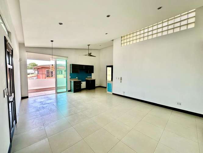 Venta de Apartamento en Santa Ana - 2 habitaciones - Mezanine - Terraza - Fácil acceso