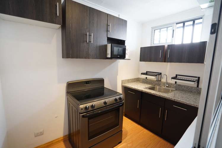 Apartamento remodelado en Rohrmoser – Excelente ubicación cerca de Plaza Mayor