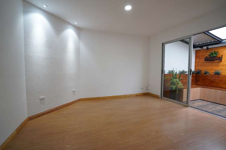 Apartamento remodelado en Rohrmoser – Excelente ubicación cerca de Plaza Mayor