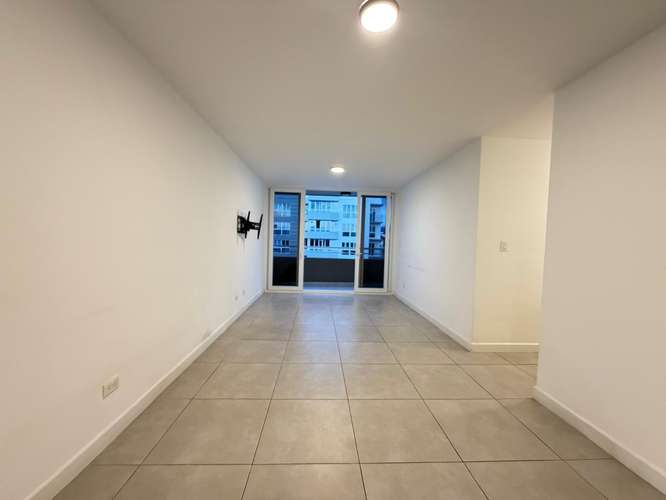 ¡Se Alquila Apartamento Con Línea Blanca, Parqueo Techado y Balcón en Piso 7! - Imagen 1