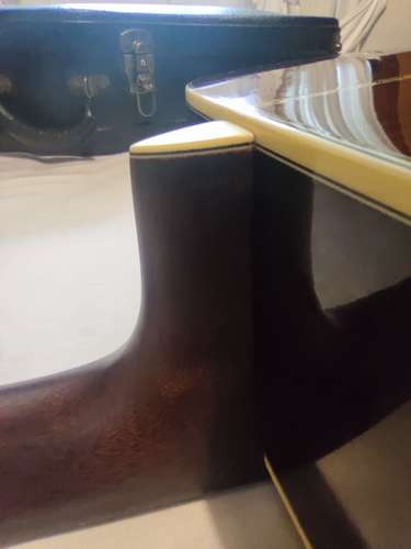 Guitarra dreadnought Eastman E20D-TC (thermo curve)