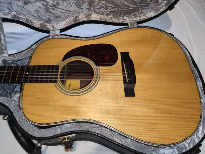 Guitarra dreadnought Eastman E20D-TC (thermo curve)