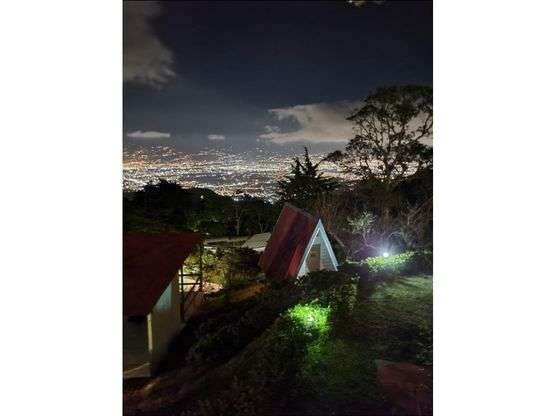Gran oportunidad de venta HOSTEL en las montañas de Santa Ana