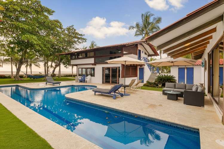 Casa Frente al Mar con Piscina Privada en Playa Tivives | Vista Espectacular + Airbnb Ready