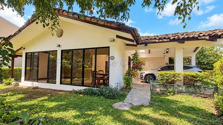 CASA EXCLUSIVA VENTA EN POZOS DE SANTA ANA EN CONDOMINIO 