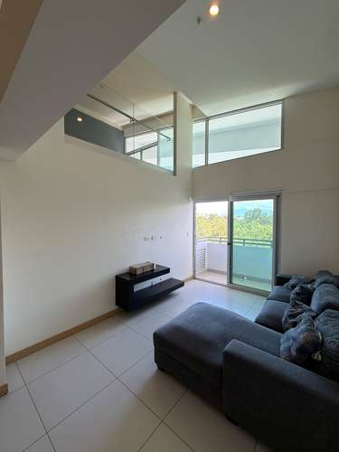 SE ALQUILA hermoso apartamento tipo loft en Torres de Heredia, se renta así cómo está en las fotos - Imagen 3