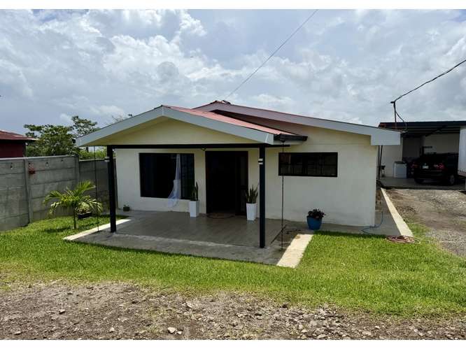 Casa en Ciudad Quesada con excelente ubicación