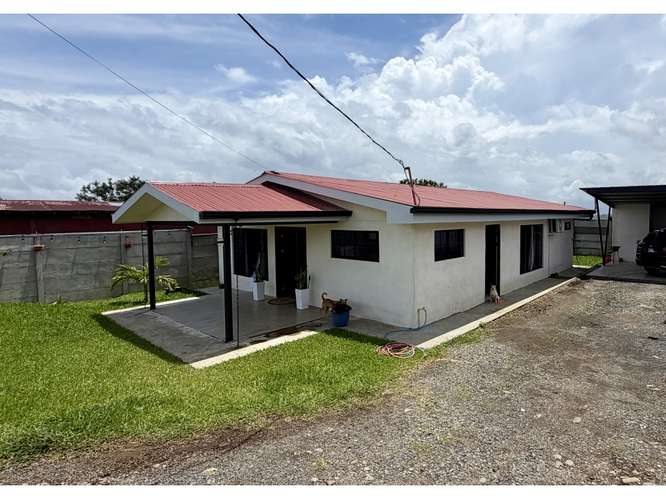 Casa en Ciudad Quesada con excelente ubicación