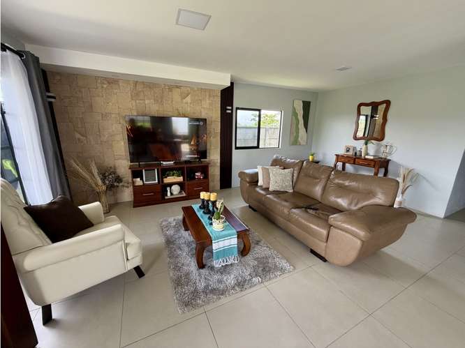 Casa en Ciudad Quesada con excelente ubicación