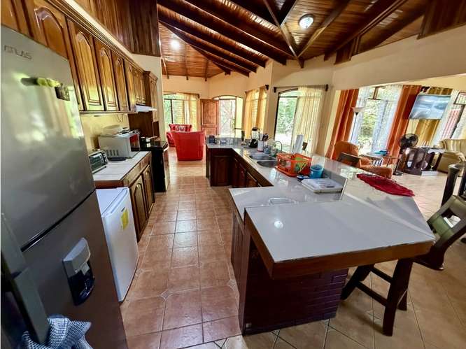 Hermosa casa con piscina en Atenas - Imagen 6