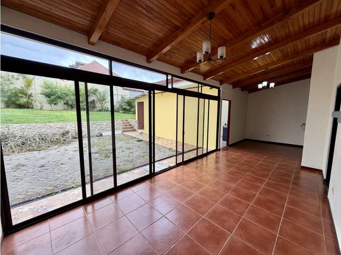 Hermosa casa cerca del centro de San Ramón, Alajuela