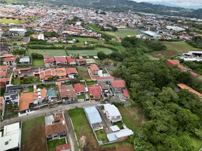 Hermosa casa cerca del centro de San Ramón, Alajuela