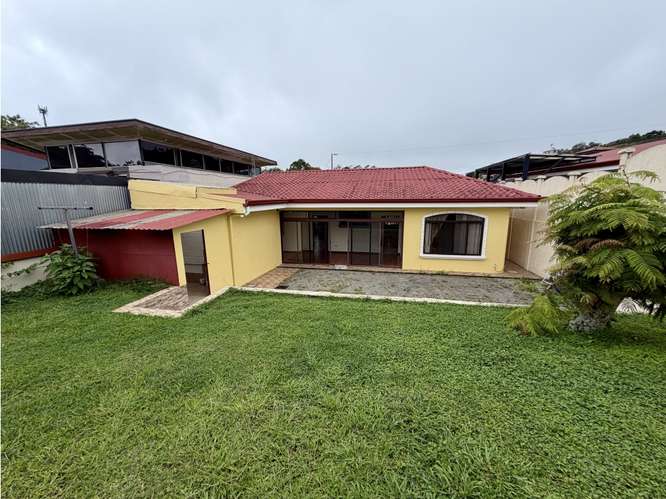 Hermosa casa cerca del centro de San Ramón, Alajuela