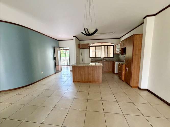 Hermosa casa cerca del centro de San Ramón, Alajuela