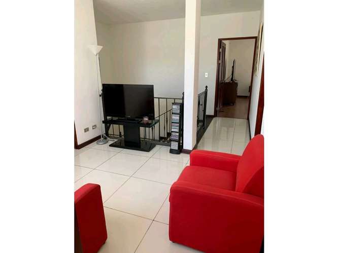 Hermosa Casa en Condominio