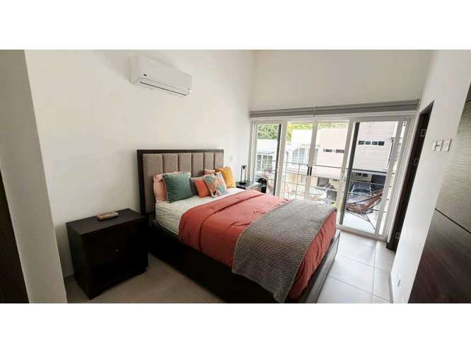Casa en venta en Ciudad Colón | 3 hab., jardín y piscina