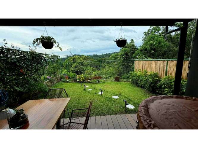 Casa en venta en Ciudad Colón | 3 hab., jardín y piscina