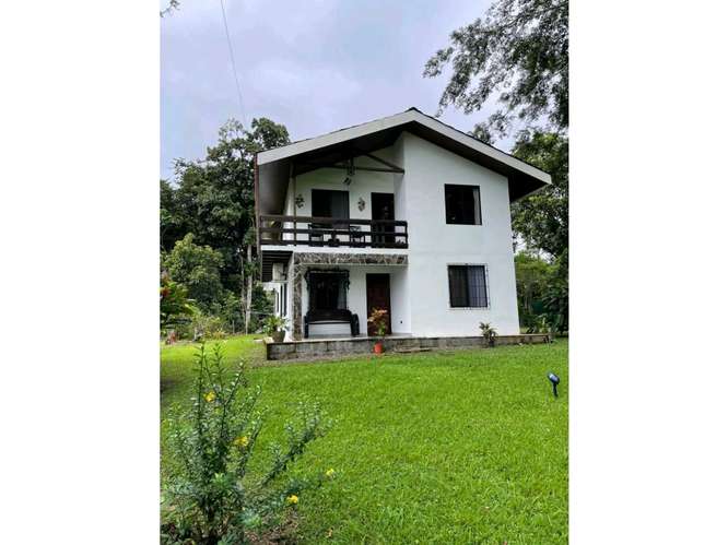 Preciosa Propiedad en La Fortuna - Imagen 1