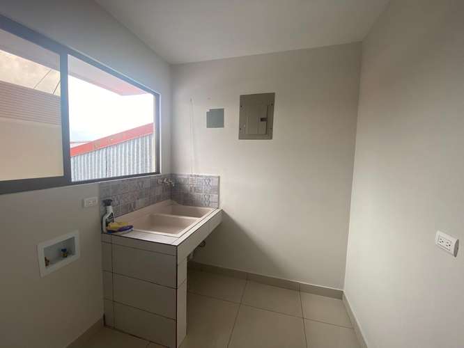 Alquiler apartamento en San Isidro a 1 km del Fresh Market, con 2 habitaciones, cochera, incluye agua e internet. - Imagen 16