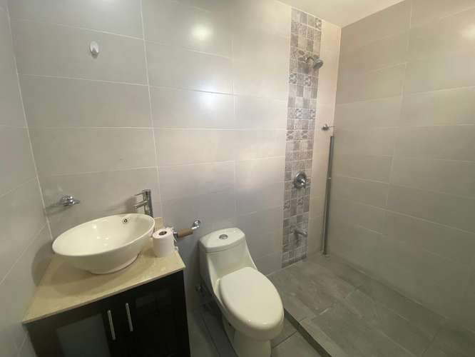 Alquiler apartamento en San Isidro a 1 km del Fresh Market, con 2 habitaciones, cochera, incluye agua e internet. - Imagen 10